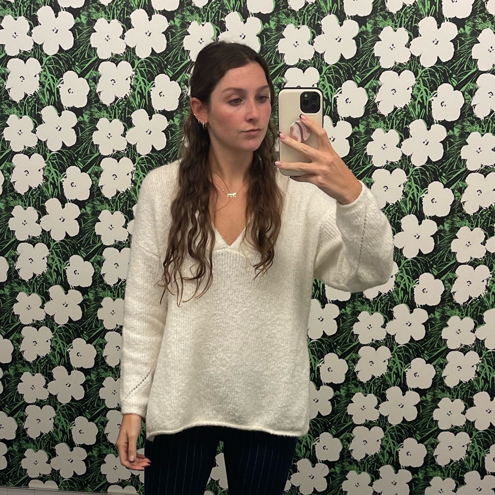 UO Rosie Soft V Neck Pullover Sweater